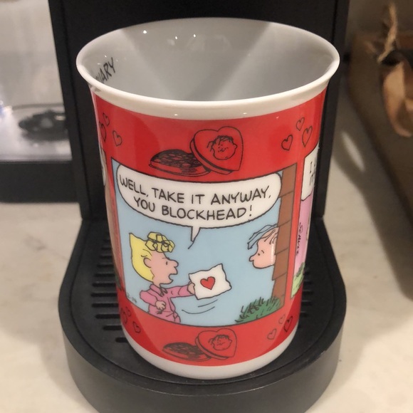 Danbury Mint Porcelain February Calendar Mug Red - Picture 2 of 6